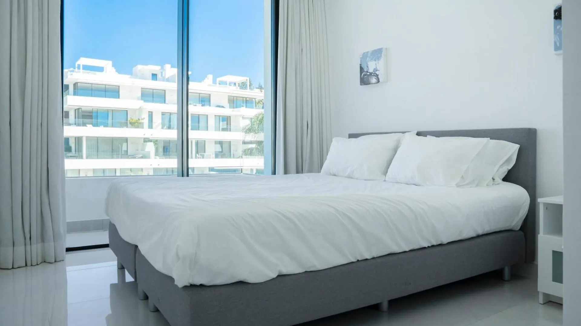 Modern Penthouse Cataleya, Estepona Apartment