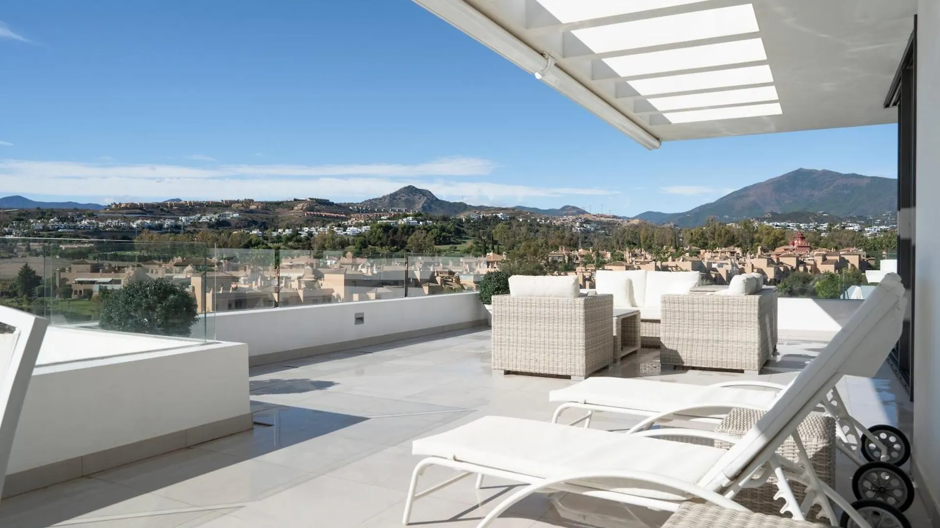 Apartment Modern Penthouse Cataleya, Estepona