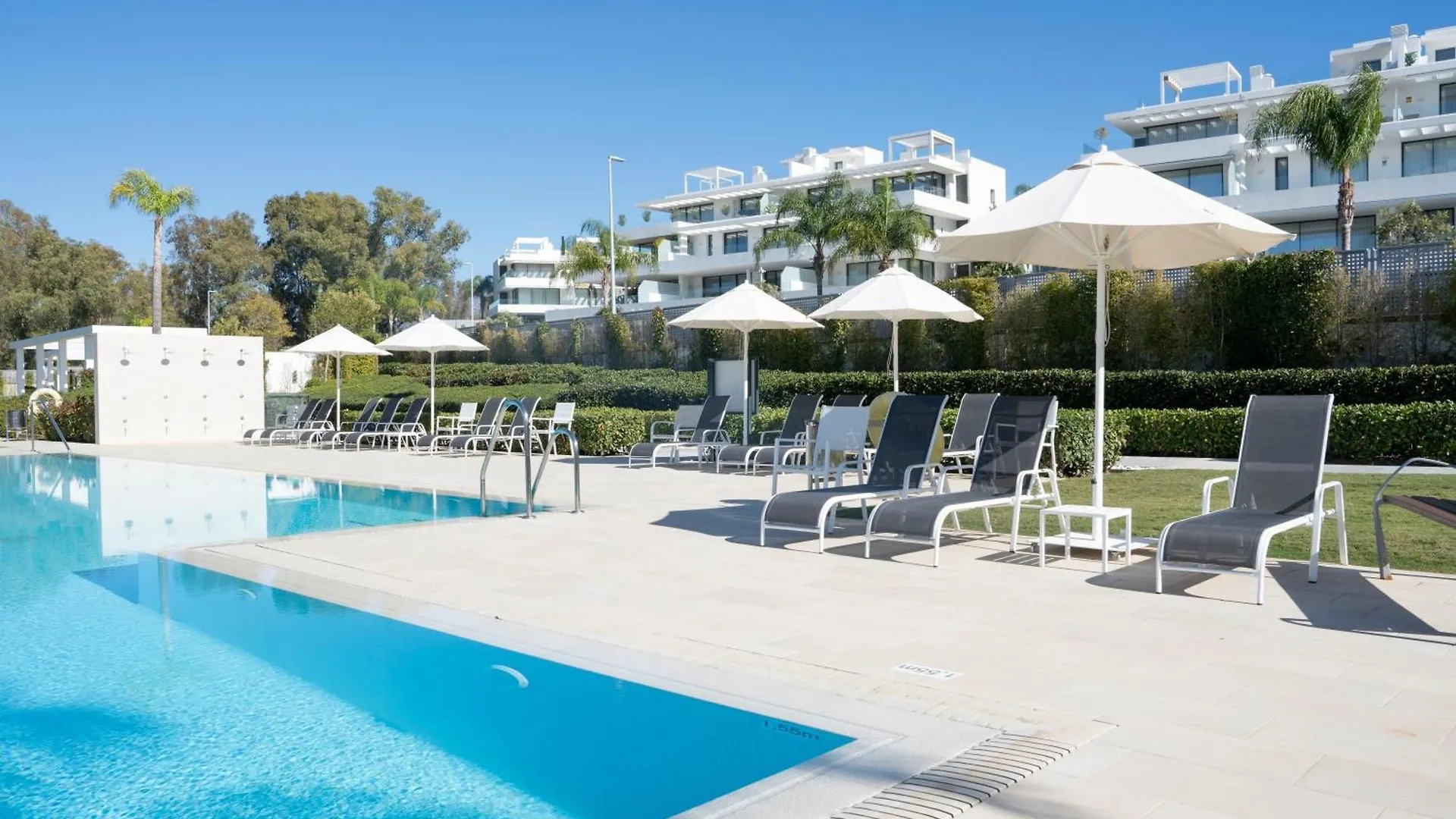 Modern Penthouse Cataleya, Estepona Apartment
